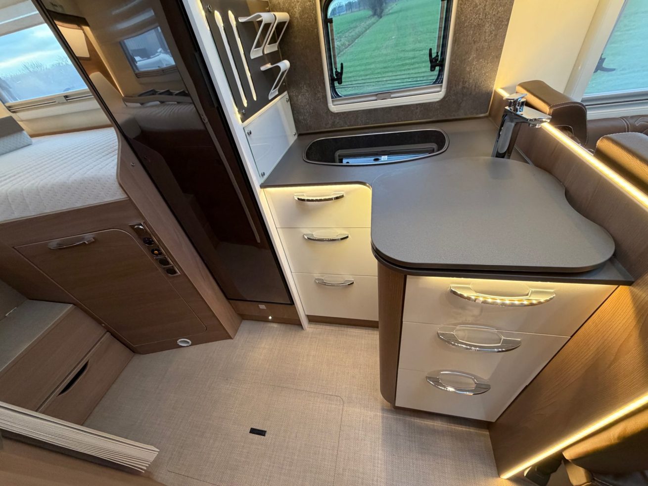 Bustner Lyseo Furtura TD690G (25)