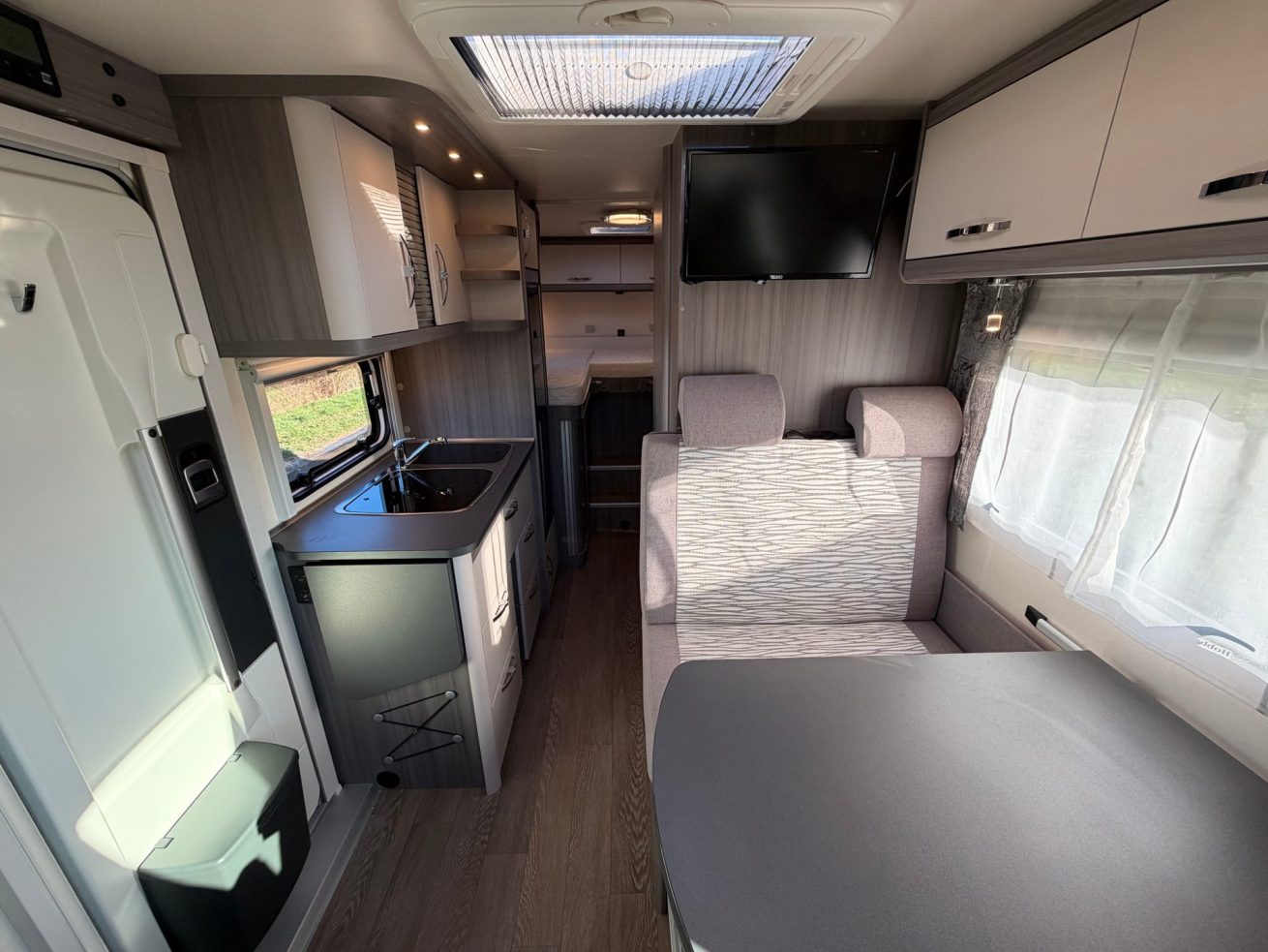 Hobby Optima On Tour V 65 GE (15)