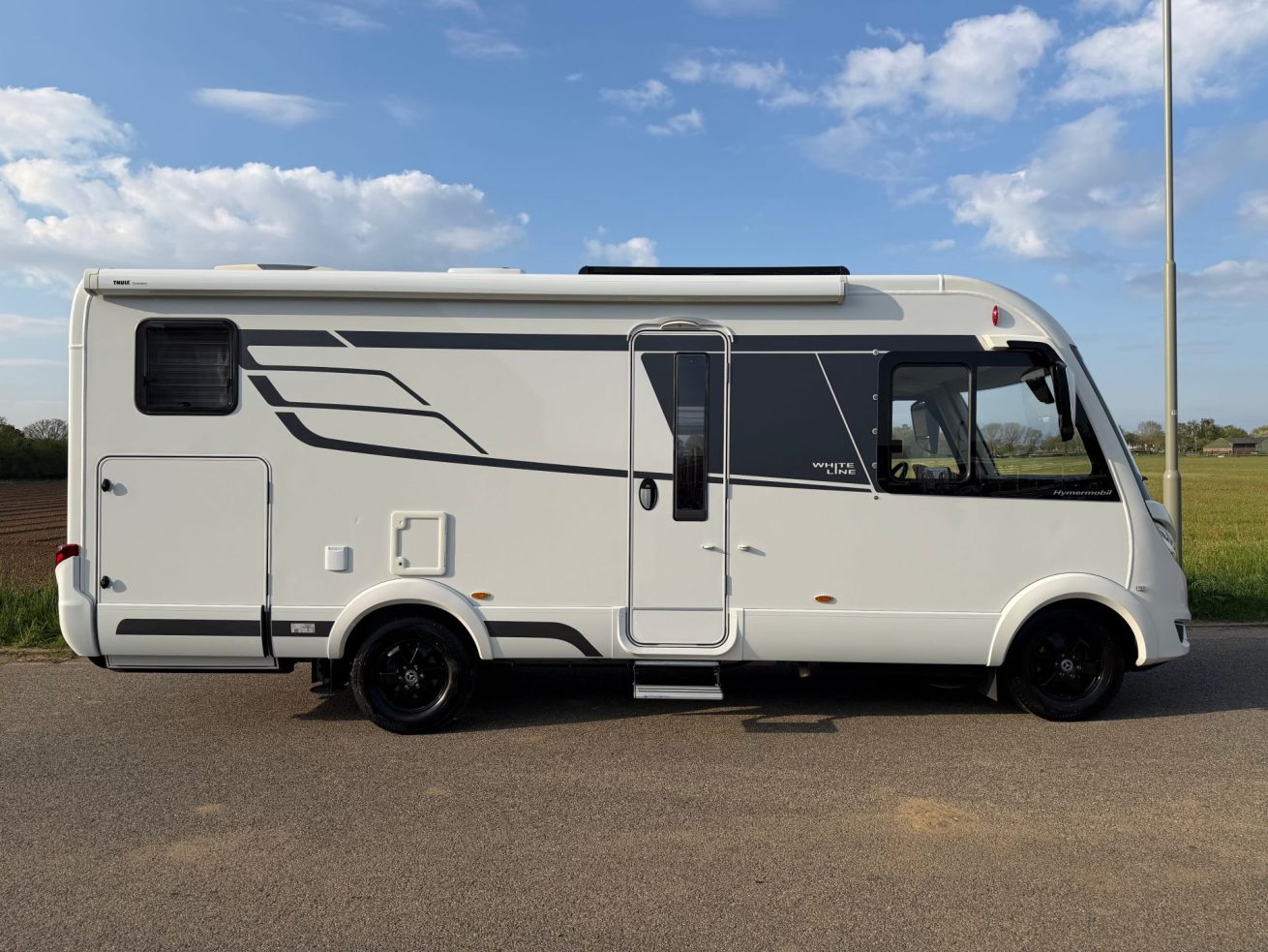 Hymer B-MC I 600 Whiteline (1)