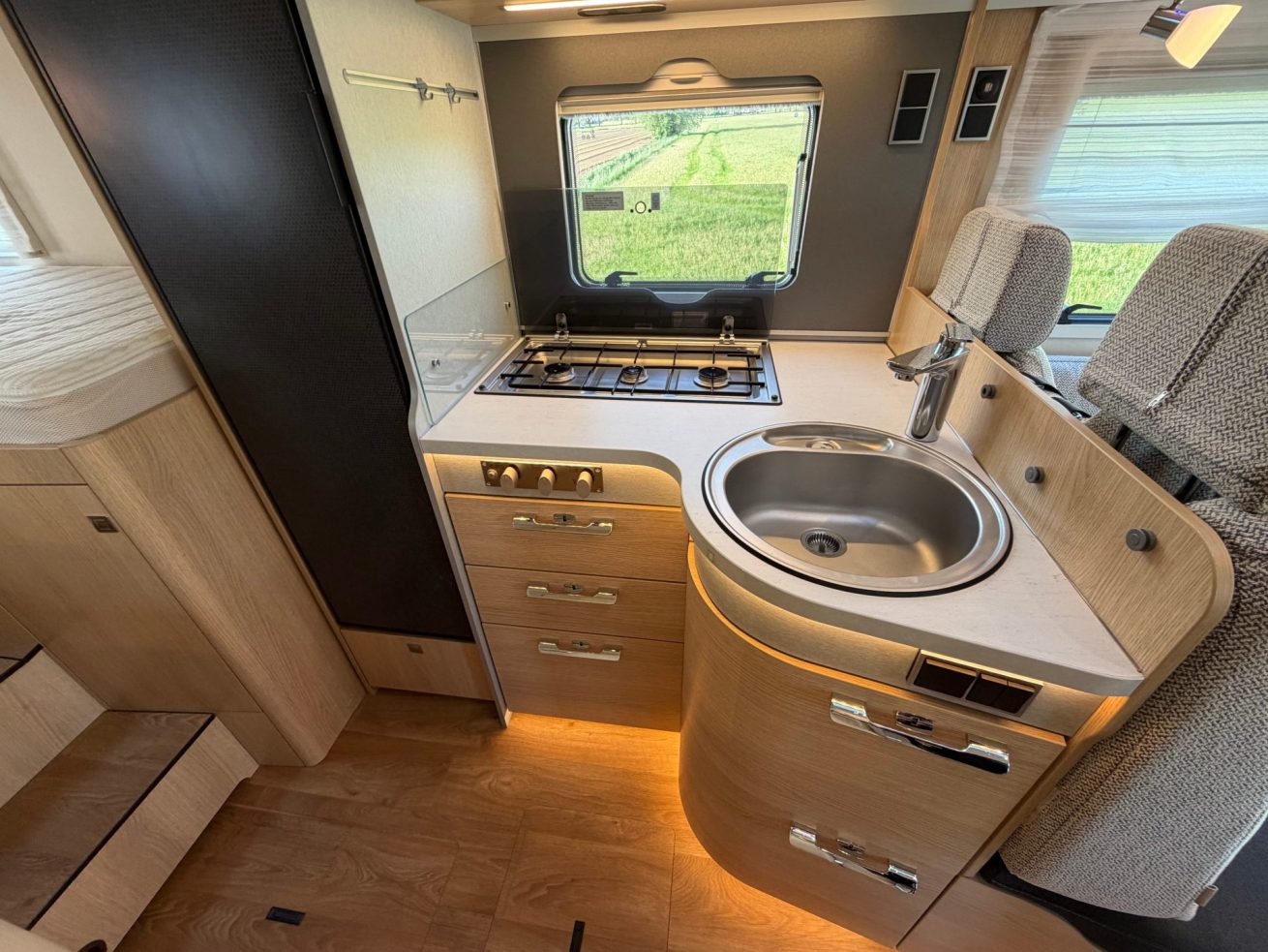 Hymer B-MC I 600 Whiteline (13)