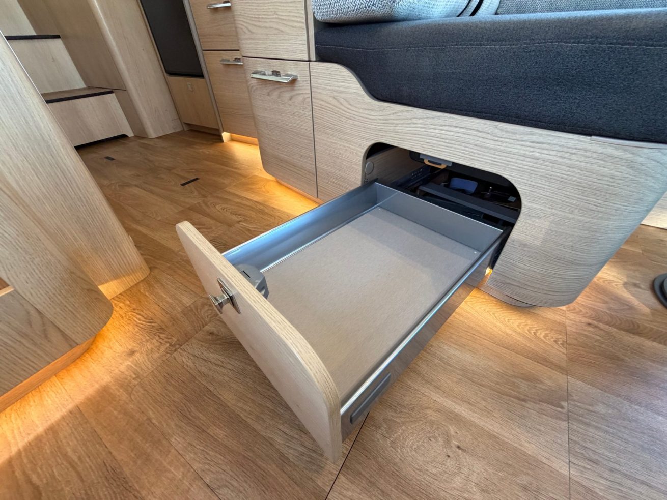 Hymer B-MC I 600 Whiteline (2)