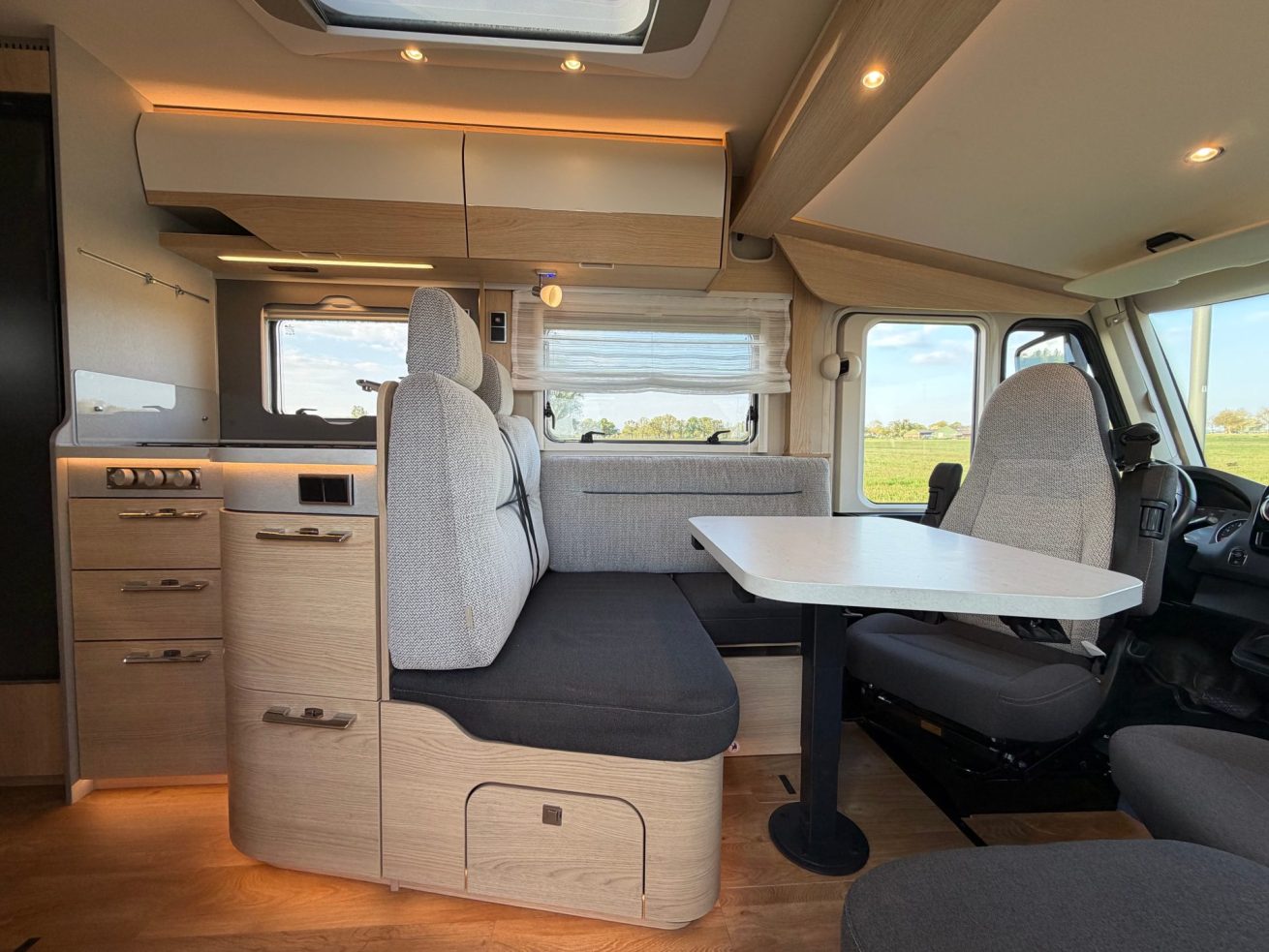 Hymer B-MC I 600 Whiteline (20)