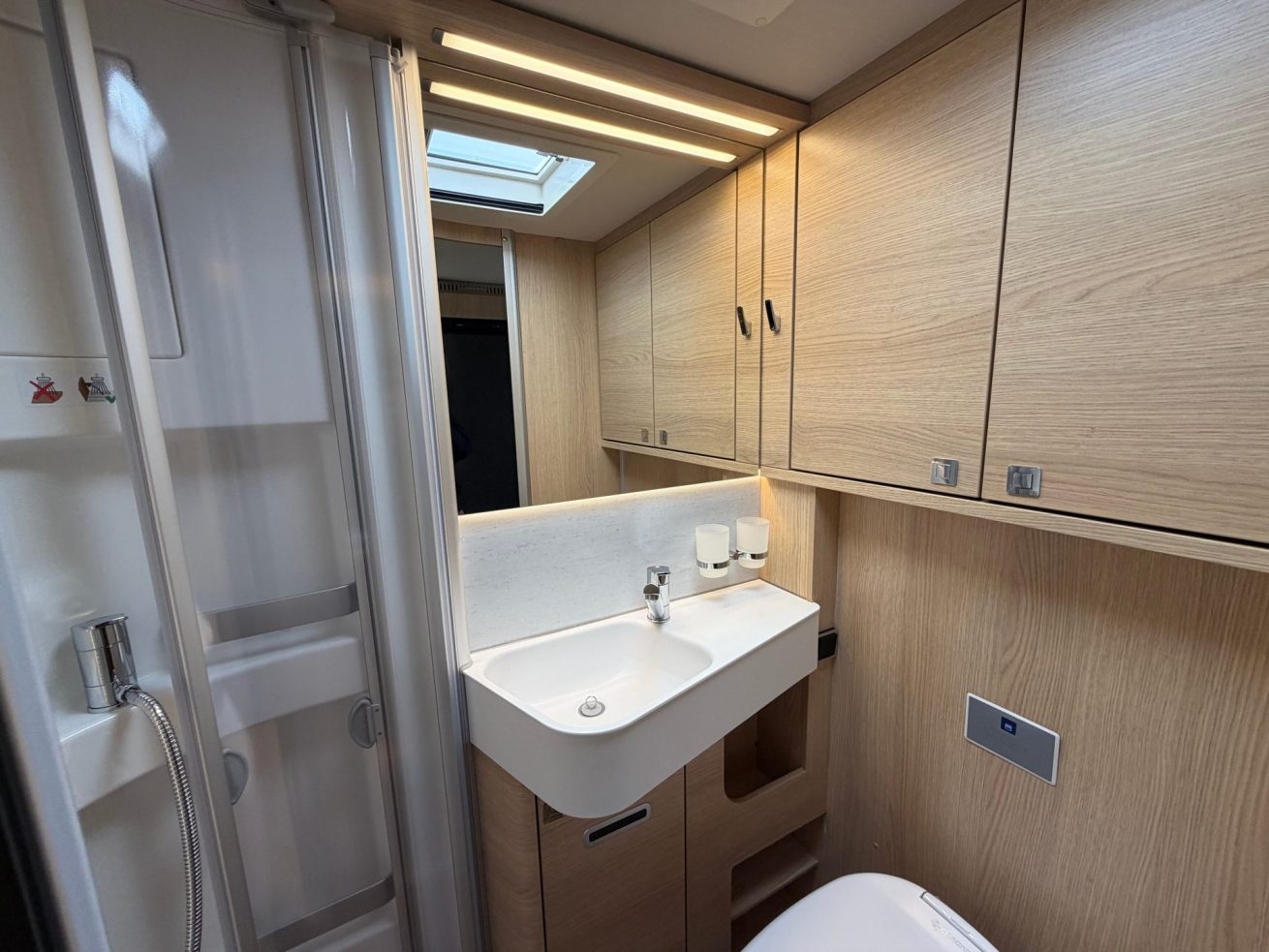 Hymer B-MC I 600 Whiteline (9)