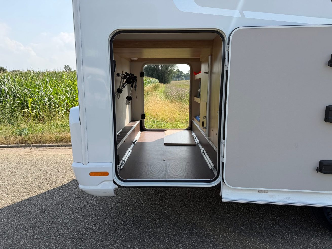 Knaus Sky TI 650 MEG Platinum (1)