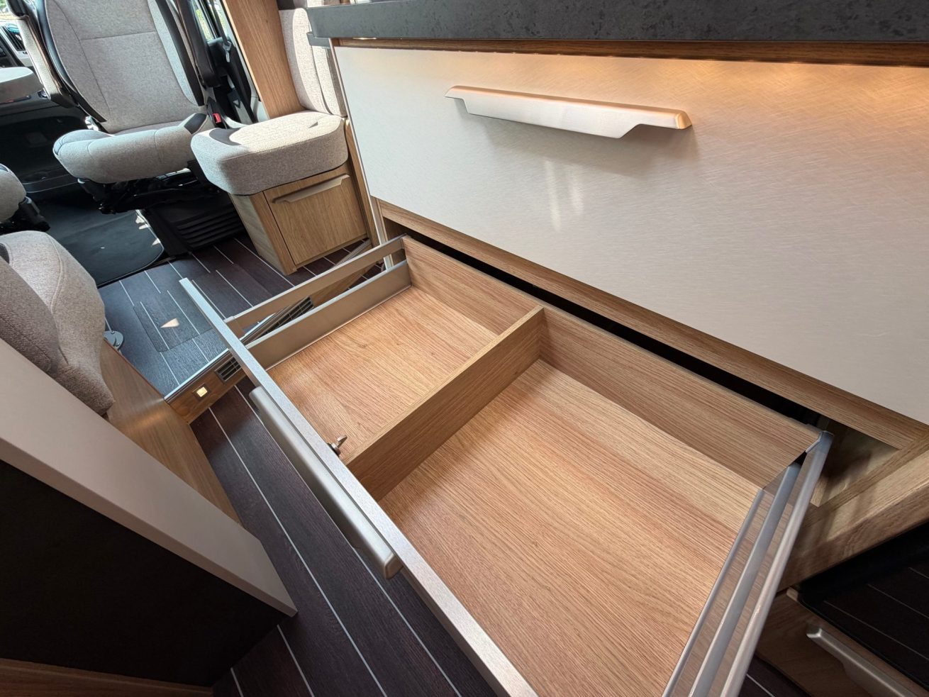 Knaus Sky TI 650 MEG Platinum (10)