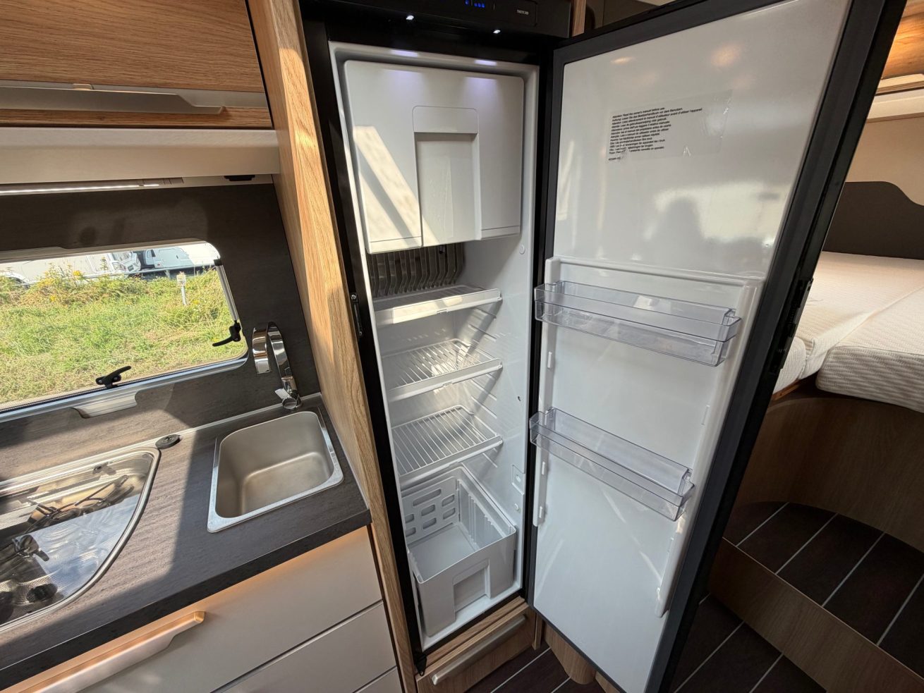 Knaus Sky TI 650 MEG Platinum (11)