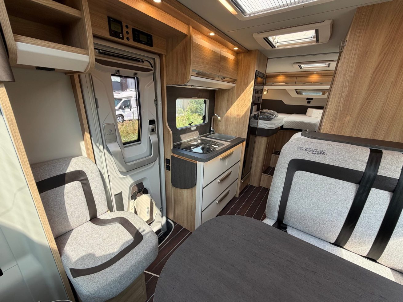Knaus Sky TI 650 MEG Platinum (16)