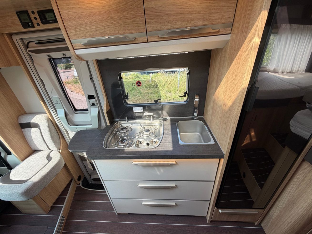 Knaus Sky TI 650 MEG Platinum (18)