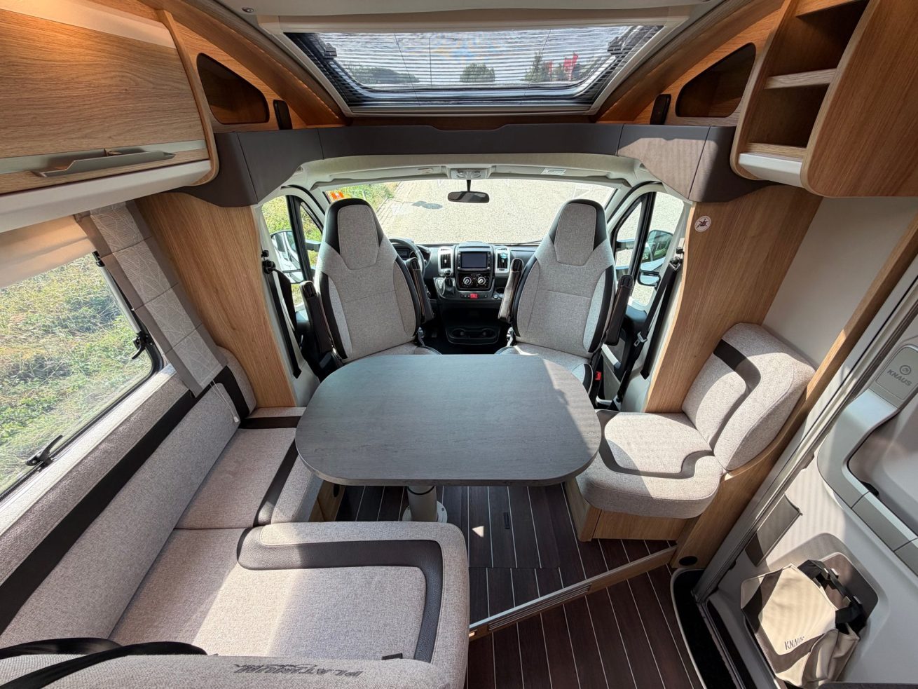 Knaus Sky TI 650 MEG Platinum (19)