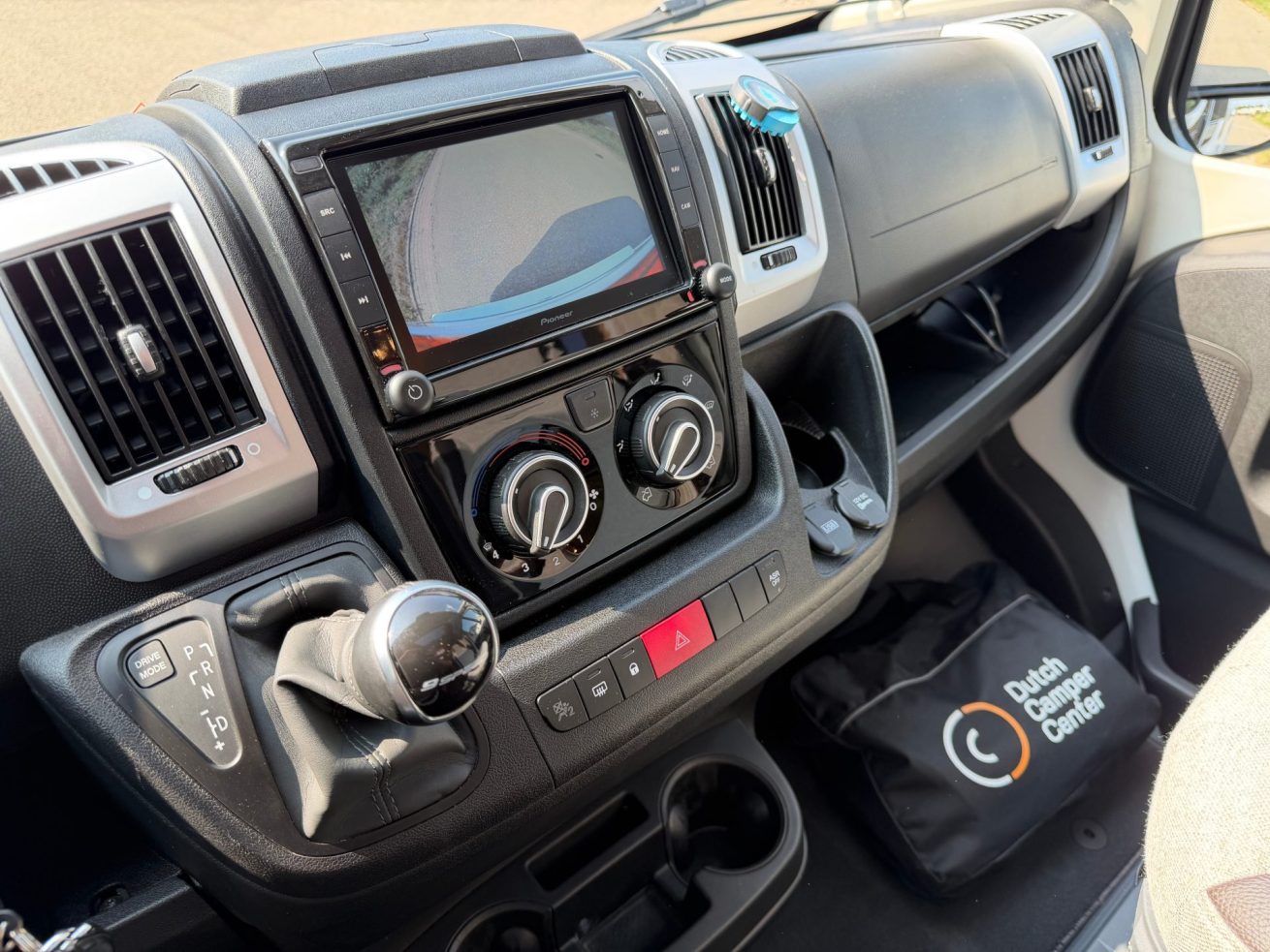 Knaus Sky TI 650 MEG Platinum (21)