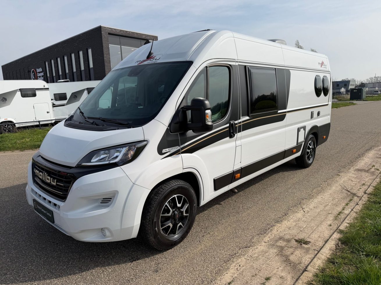 Malibu 640 Coupe LE (16)