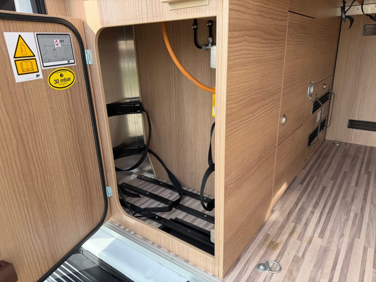 Malibu 640 Coupe LE (19)