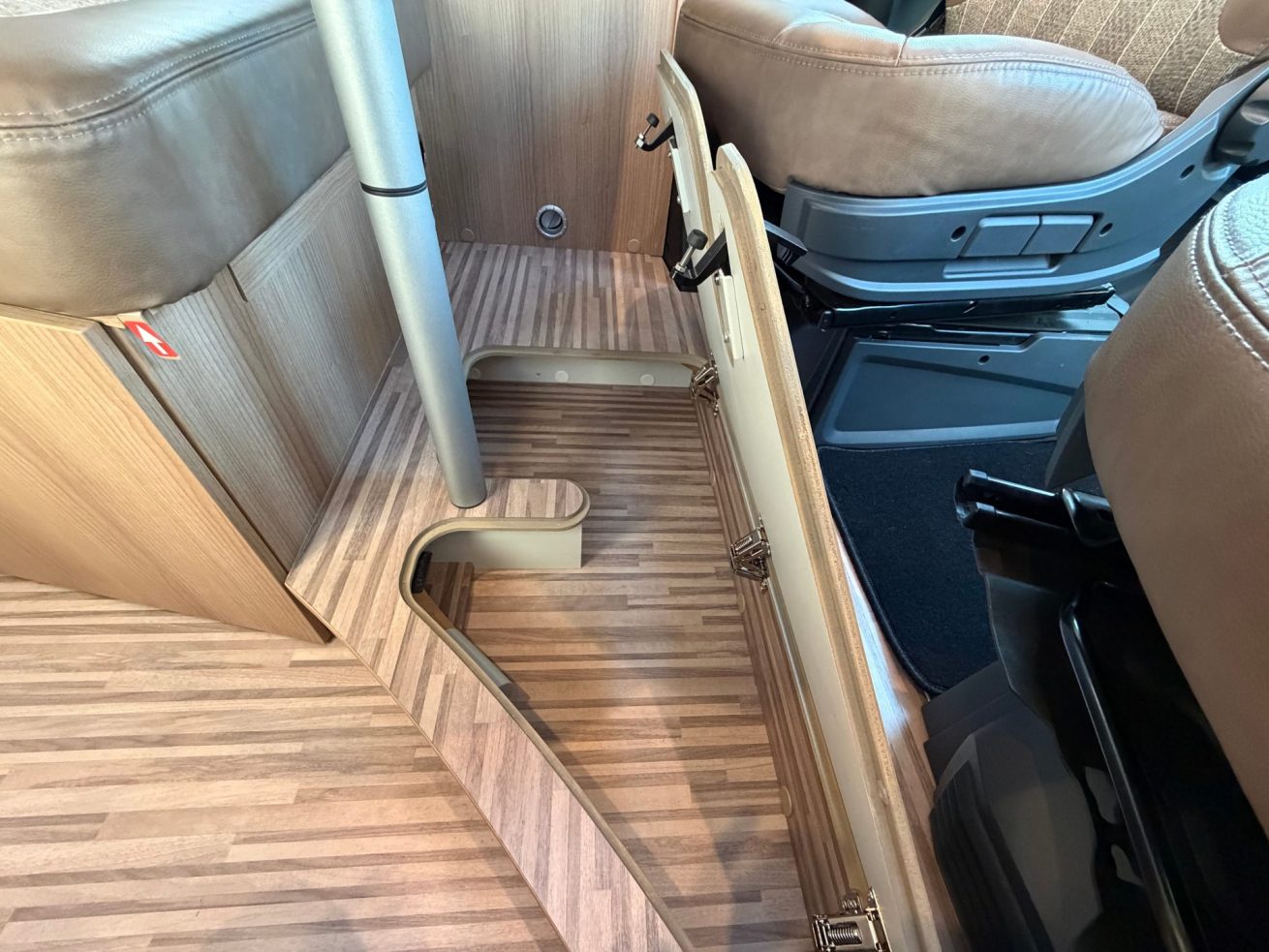 Malibu Charming GT Skyview 640 LE RB (13)