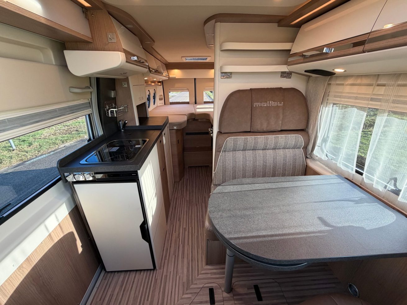 Malibu Charming GT Skyview 640 LE RB (8)