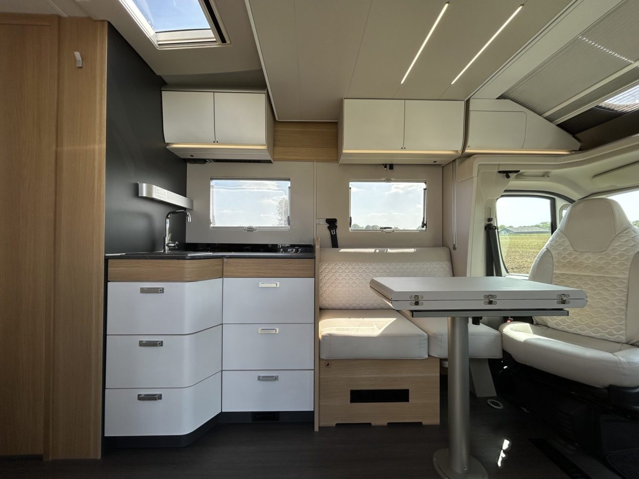 Adria camper interieur